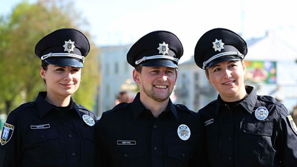 У Рівному до служби стала нова патрульна поліція на чолі з майданівцем з Волині