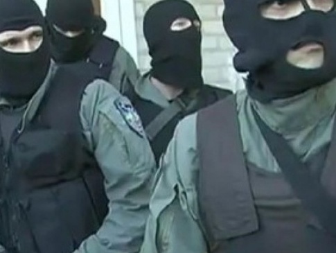У Криму поліція намагалася затримати у мечеті одразу близько сотні татар