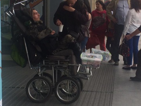 У Луцьку інвалід збирає гроші, спекулюючи на темі АТО