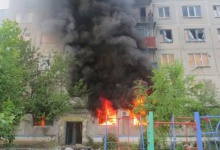 Бойовики з танка обстріляли багатоповерхівку у Красногорівці