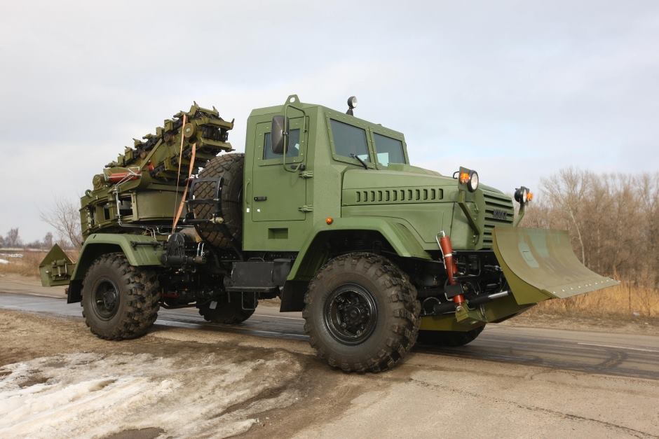 На базі КрАЗу розробили армійську броньовану землерийну машину