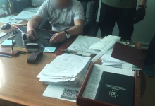 На систематичному хабарництві попалися працівники ковельського сервісного центру МВС, у луцькому центрі пройшли обшуки