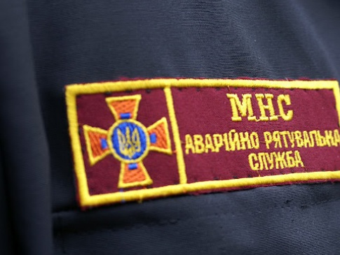 В Івано-Франківську рятувальників викликали, щоб доставити до моргу тіло 350-кілограмового чоловіка