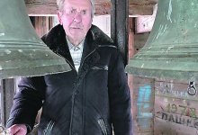 Найстаріший дзвонар 70 літ грає на дзвонах