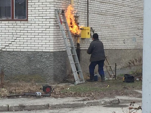 У Луцьку під час монтажу загорівся загальнобудинковий лічильник на газ