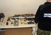 Автомат, рушницю, пістолети та патрони пропустили в «Устилузі», але затримали у Польщі
