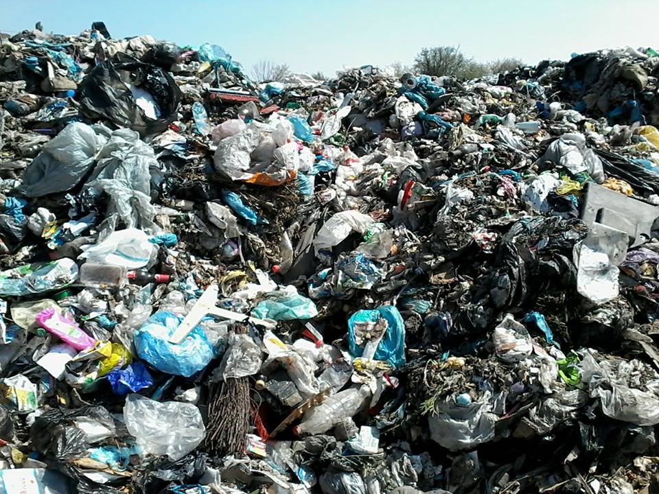 Лучанам підкинули понад 100 тонн львівського сміття
