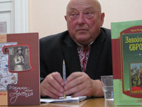 Волинський письменник отримав орден від патріарха Філарета