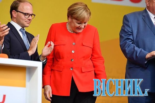 У Меркель полетіли помідори