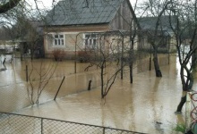 Вода затопила будинки