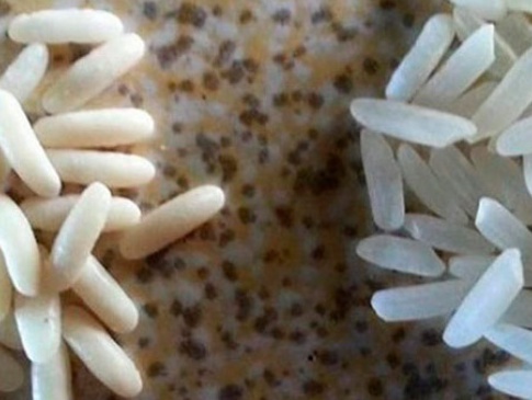 Китайці роблять рис з крохмалю та пластика