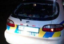 У Луцьку п’яні студенти побили поліцейське авто