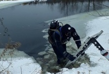 Волинські рятувальники продовжують шукати підлітка, який провалився під лід на річці