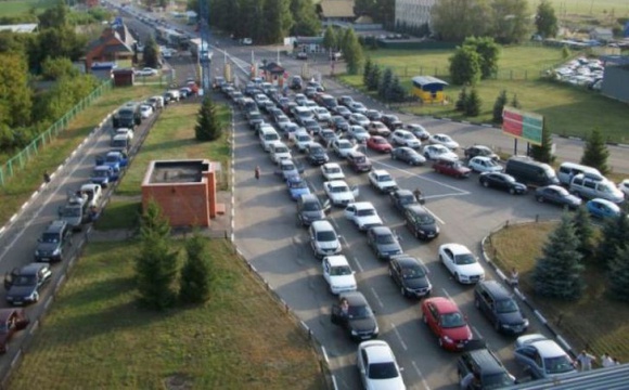150 автомобілів в черзі у пункті пропуску «Устилуг»