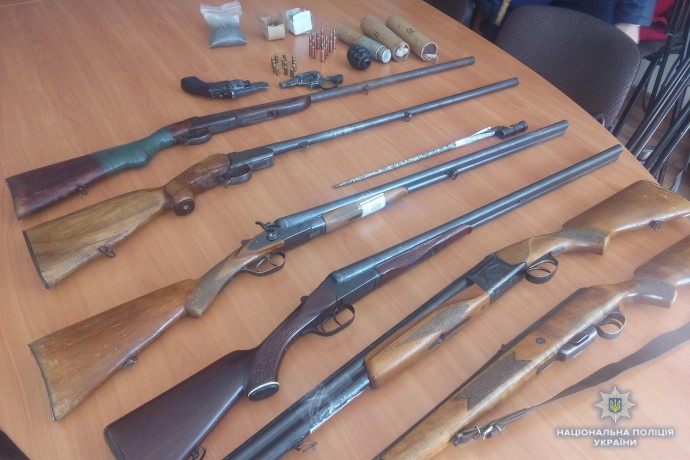 Волиняни добровільно здали до поліції 142 одиниці зброї