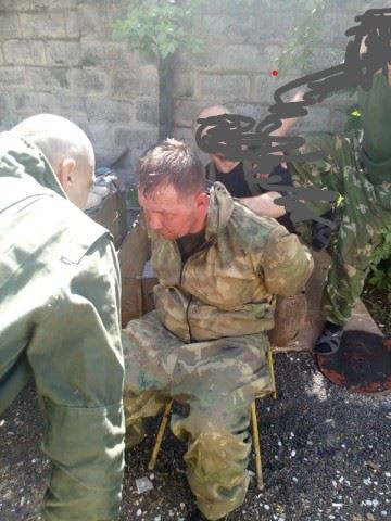 Українські військові взяли у полон бойовика