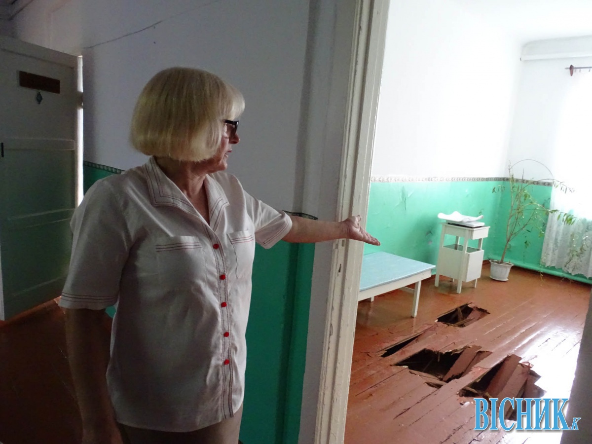 Валентина ЛАСКАВА показує приміщення амбулаторії