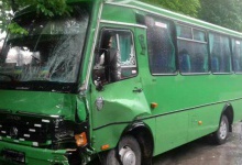 На Львівщині у ДТП потрапив пасажирський автобус. Є постраждалий