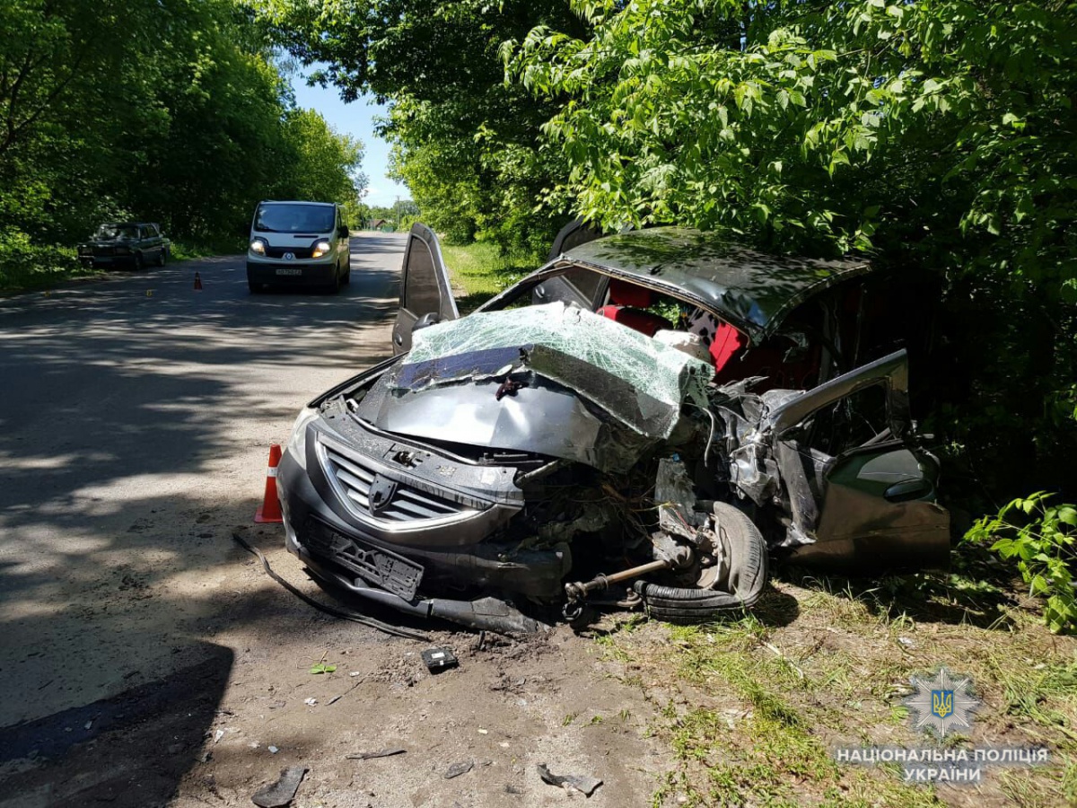 Смертельна ДТП неподалік Вінниці: вантажівка зіткнулась з легковиком, є жертви