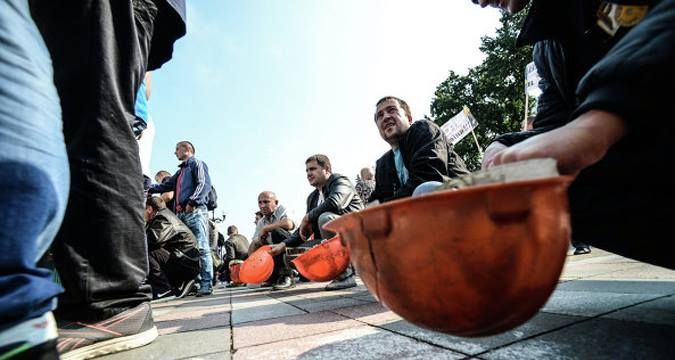 Біля Верховної Ради мітингують шахтарі, чорнобильці та афганці Львівщини