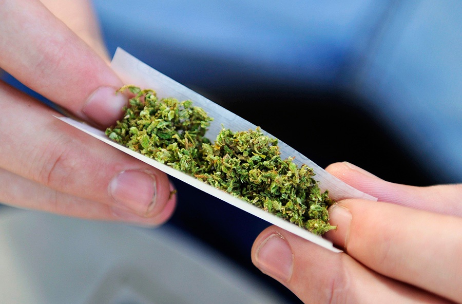 У 27-річного волиняна поліцейські вилучили речовину схожу на марихуану