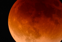 Наближається найдовше місячне затемнення цього століття