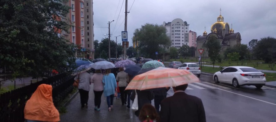 В Івано-Франківську перекрили дорогу протестувальники