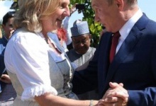 Вимагають відставки міністра МЗС Австрії за запрошення Путіна на Весілля