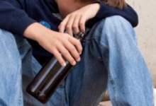Кожен другий підліток в Україні вживає алкоголь – дослідження