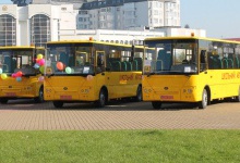 Шість громад Волині  отримали шкільні автобуси