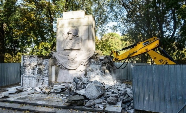 У Варшаві демонтували останній пам'ятник Подяки радянській армії