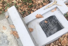 У Польщі поглумилися  над пам’ятником на могилі українського священника