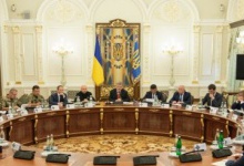 З понеділка в Україні можуть запровадити воєнний стан