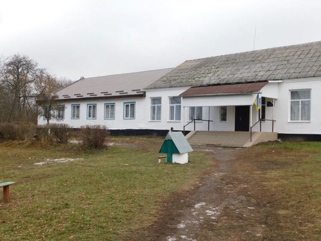 В Гощанському районі добудували школу