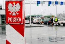 Піший перехід до Польщі:  з України залишає лише один