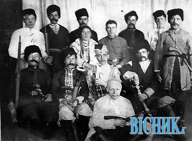 Учасники драмгуртка в Седлищі, 1936 рік, в центрі Василь ОКСЮК