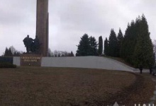 Монументу Слави у Рівному відпиляли пальці і ніс