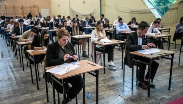 У Польщі “замінували” понад 120 шкіл під час випускних екзаменів