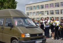 Волинські школярі і волонтери передали 14 ОМБр відремонтований автомобіль