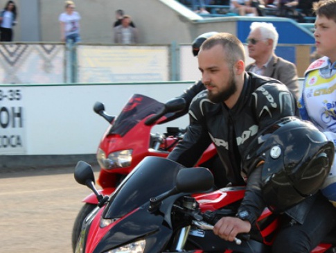 Рівненським спідвеїстам подарували мотоцикли