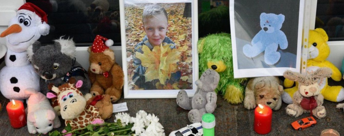 На Київщині прощаються з хлопчиком, якого застрелили поліцейські