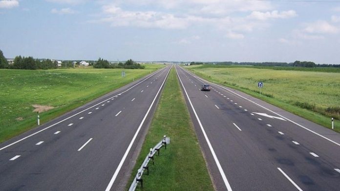 В Україні зменшли ширину лівих смуг на автотрасах