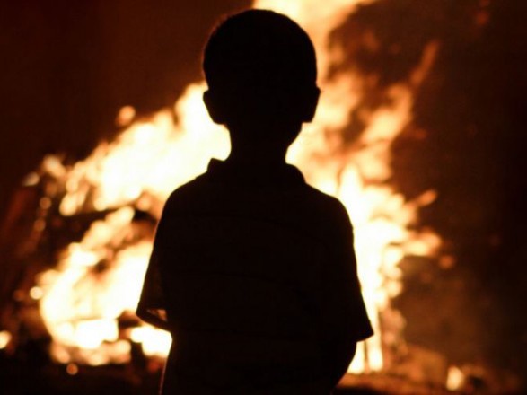 На Рівненщині трьох дітей врятували з пожежі