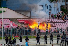 Поліція обіцяє відшукати львівських фанатів, які бушували на стадіоні у Луцьку