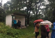 На Прикарпатті блискавка влучила в зупинку: троє загиблих