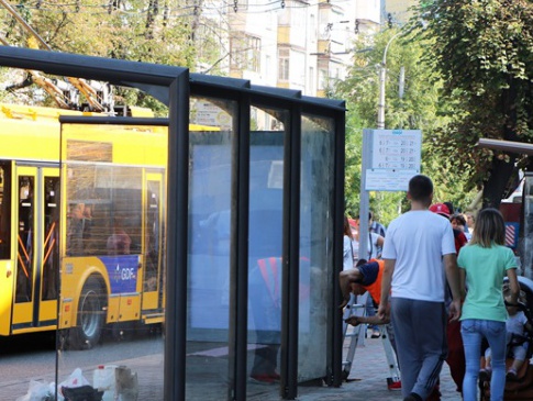 На нових українських зупинках хочуть встановити громадські вбиральні