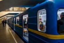 У Києві під потягом у метро загинула жінка