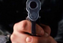 У Луцьку 34-річний чоловік погрожував пістолетом продавчині магазину