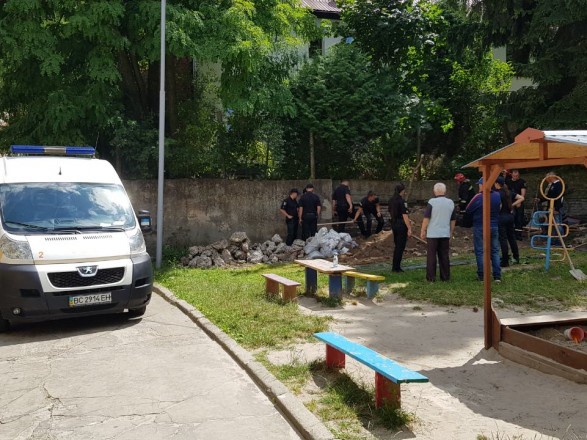У Львові на території дитячого садку загинув чоловік