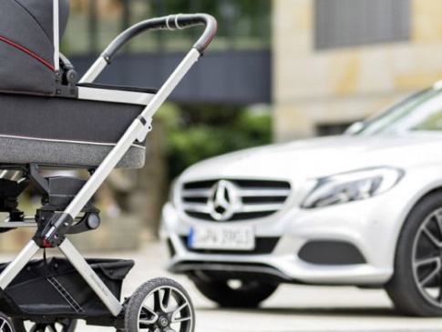 В Україні планують зробити обов'язковими «парковки» для дитячих колясок